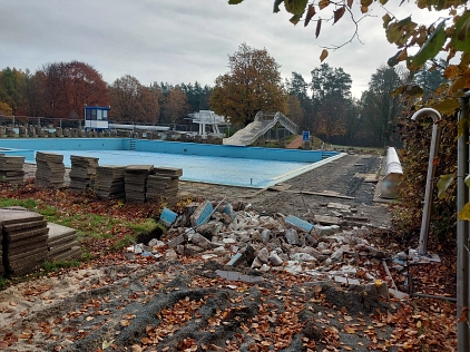 Abrissarbeiten Schwimmbad Abrissarbeiten Schwimmbad © Gemeinde Faßberg